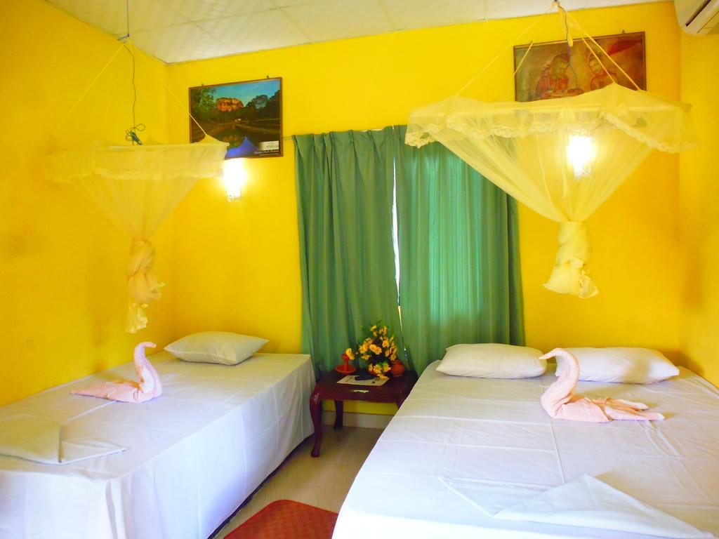 The Nilmini Lodge Sigiriya Room photo